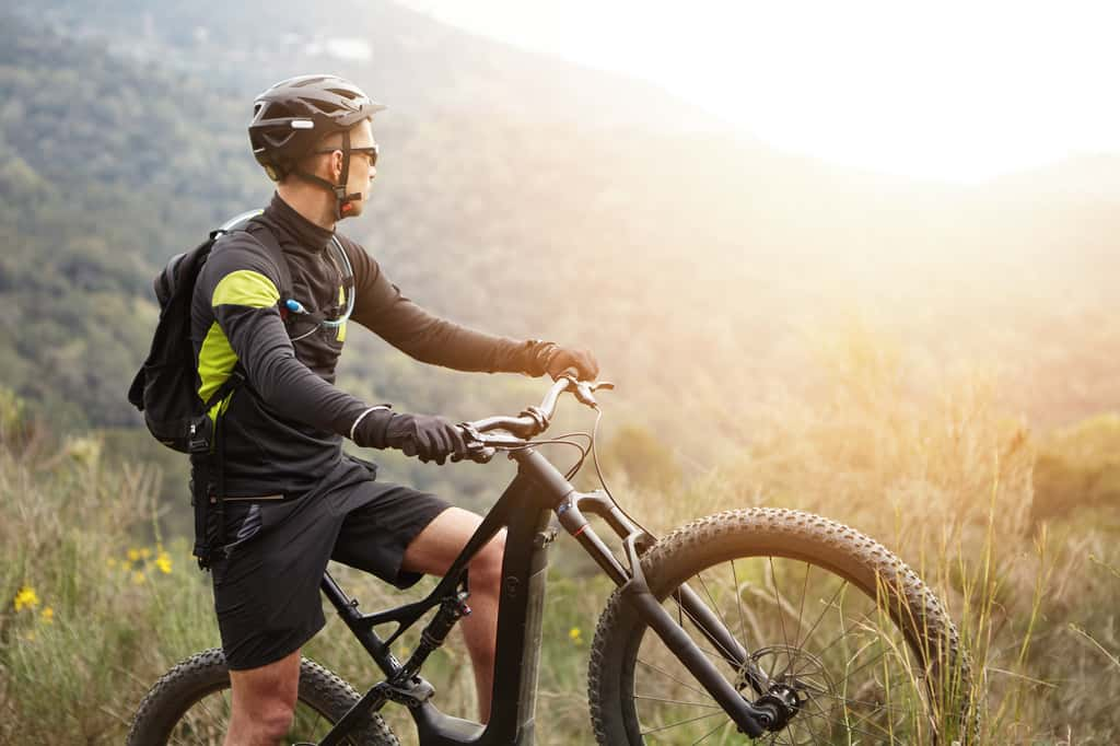 Le VTT électrique FCH est en promotion exceptionnelle sur Cdiscount © Wayhome Studio, Adobe Stock