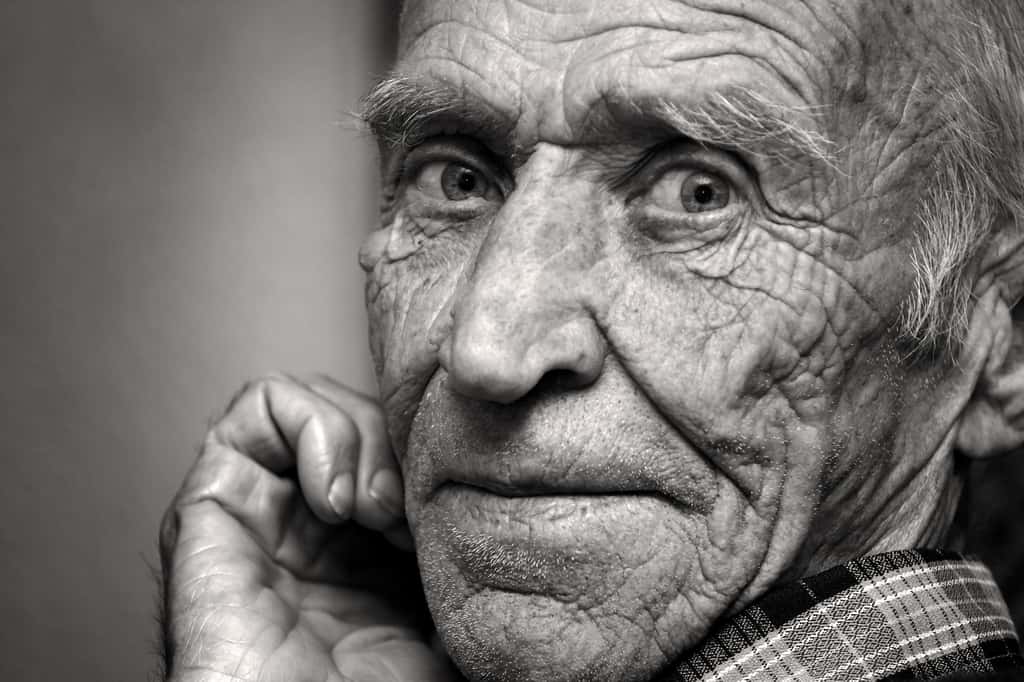  Quelle est la durée maximale de la longévité humaine ? Des études récentes la fixent jusqu'à 150 ans quand d'autres excluent l'idée même d'une limite. © Saltov, Adobe Stock