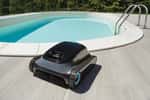 L'achat d'un robot de piscine est indispensable pour un entretien optimal de votre bassin © Arsenii, Adobe Stock