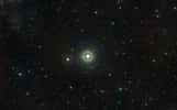 Cette image offre une vue du ciel qui entoure l'étoile 51 Pegasi dans la constellation boréale de Pégase (le Cheval ailé). En 1995 fut découverte la première exoplanète en orbite autour de cette étoile. Cette image a été constituée à partir des données photographiques du Digitized Sky Survey 2. © ESO/Digitized Sky Survey 2