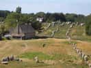 À Carnac, en Bretagne, les monolithes forment un alignement sur près de dix kilomètres, hissés à la verticale durant le Néolithique par les populations locales de chasseurs-cueilleurs. © CC BY-SA 3.0, Pinpin, Wikimedia Commons