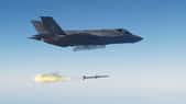 Un F-35 exécute un test de lancement de missile air/air AMRAAM, en 2013. © U.S. Air Force