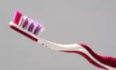 L'efficacité du brossage dépend de la brosse à dents. © Psop Photo, Adobe Stock