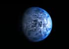 Vue de l'espace par de futurs voyageurs interstellaires terriens, l'exoplanète HD 189733b apparaîtrait d'un bleu azur rappelant celui de notre planète. Or, cette image d'artiste cache en réalité un monde infernal où le plomb entrerait en fusion. Cette exoplanète est en effet une Jupiter chaude et non pas une planète-océan. © M. Kornmesser, Nasa, Esa