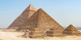 La pyramide de Mykérinos est concernée par le « projet du siècle » annoncé par le gouvernement égyptien : la rénovation de sa façade. © Florent, Adobe Stock