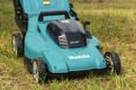 Découvrez les meilleures tondeuses à gazon Makita sur le marché © Zigmar Stein, Adobe Stock