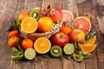 Magnifique panier de fruits d'hiver colorés et vitaminés.&nbsp;© M.studio, Adobe Stock