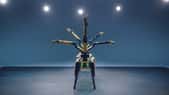 Plusieurs robots Spot effectuent une danse synchronisée sur la chanson IONIQ: I'm On It de BTS. © Boston Dynamics