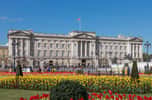 Vue de la façade est de l’immense palais de Buckingham. © Diliff, Wikimedia Commons