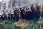 Les satellites de la constellation Planet ont observé l'effondrement d'une partie du glacier du Birch en Suisse. © Planet Labs PBC