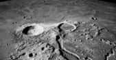 Aristarque est un cratère d’impact sur la face visible de la Lune. Parfois qualifié de « phare de la Lune », elle est la plus brillante des formations lunaires, avec un albédo deux fois supérieur aux autres. © Nasa CCO