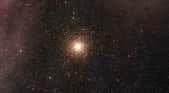 Cette vue à grand champ est centrée sur l'amas globulaire Messier 4 (NGC 6121) dans la constellation du Scorpion. Il s'agit d'une image couleur composée à partir de clichés du Digitized Sky Survey 2 (DSS2). Le plus petit amas globulaire en haut à gauche est NGC 6144. Il est semblable à Messier 4, mais plus de trois fois plus éloigné de la Terre. Le rayonnement rouge des nuages d'hydrogène et la formation stellaire qui y est associée peuvent également être vus dans le coin en haut à gauche et l'étoile brillante Sigma Scorpii est visible en haut à droite. © ESO, Digitized Sky Survey 2, Davide De Martin