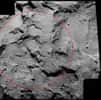 Détail du site Agilkia, où Philae doit se poser, quelque part à l'intérieur du cercle rouge, d'un diamètre de 500 m. Ces deux images, d’une résolution de 50 cm par pixel, ont été prises par la caméra Osiris de la sonde Rosetta, le 14 septembre à environ 30 km de distance. © Esa, Rosetta, MPS pour Osiris, UPD, Lam, IAA, SSO, INTA, UPM, DAPS, Ida