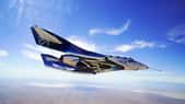 Le SpaceShipTwo est un avion suborbital de Virgin Galatic, destiné au tourisme suborbital et spatial. Il sera lancé depuis le White Knight 2, un avion de 43 mètres d'envergure, l'emportant sous son fuselage, jusqu'à environ une vingtaine de kilomètres d'altitude d'où s'effectuera la séparation des deux engins. Le SpaceShipTwo utilisera alors son propre système de propulsion pour rejoindre la frontière de l'espace. © Virgin Galactic