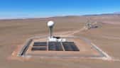 L'autorité de l'aviation civile du Chili et Thales ont mis en service la première station radar de contrôle du trafic aérien entièrement alimenté par l’énergie solaire. © Thales, DGAC