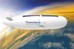 Stratobus, le dirigeable stratosphérique de Thales Alenia Space, peut être vu comme le « chaînon manquant » entre les drones et les satellites.&nbsp;© Thales Alenia Space, Emmanuel Briot