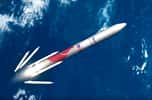 Vulcan, le futur lanceur lourd d'ULA dont la mise en service est prévue courant 2021. Ce lanceur sera décliné en deux versions qui se différencieront par le nombre de boosters d'appoint (quatre pour l'une, six pour l'autre) et le diamètre de la coiffe (quatre et cinq mètres). © ULA