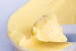 Des chercheurs ont créé un nouveau beurre allégé. Il contient 80 % d’eau tout en restant aussi ferme que du vrai beurre. © Love the wind, Fotolia