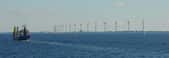 Si le vent diminue à l'intérieur des terres, à l'avenir, les éoliennes offshores seront peut-être plus sûres que les éoliennes terrestres. Ici on voit le parc offshore au large de Copenhague en Norvège. © Leonard G., Wiki Commons, cc sa-1.0