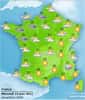 Les prévisions de Météo-France pour la France métropolitaine ce soir (15 juin). On remarque une bande de nuages et de pluies entre la Seine-Maritime et la Loire. Pour le début de nuit, les prévisions restent similaires. © Météo-France