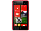 Windows Phone 8 (ici l'écran d'accueil) affiche des tuiles, représentant des applications mais pouvant aussi afficher des informations régulièrement mises à jour. Les logiciels applicatifs en profitent... © Microsoft