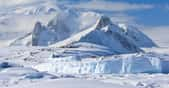 Un continent recouvert de glace et de neige. C’est l’idée que nous nous faisons de l’Antarctique. Mais avec le réchauffement climatique, les satellites nous montrent que de plus en plus de régions de la péninsule antarctique verdissent. © Goinyk, Adobe Stock