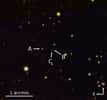 Image infrarouge du quasar triple (noté A, B et C) QQQ J1519+0627 réalisée avec le télescope de 3,5 m de diamètre du Calar Alto Observatory. C'est le second objet astronomique de ce type connu à ce jour. © Emanuele Paolo Farina