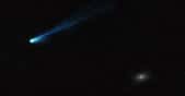 La comète 12P/Pons-Brooks passera à son périhélie ce 21 avril 2024. Une occasion unique de l’observer dans notre ciel de l’hémisphère nord. Ici, elle a été immortalisée en mars dernier à proximité de la galaxie M33. © vpardi, Adobe Stock