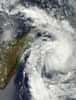 L'instrument Modis de la Nasa à bord du satellite Aqua montre le cyclone Dumile le 2 janvier à 11 h 35 heure française. En rouge, les zones d'orages intenses. © Nasa Goddard Space Flight Center, Modis Rapid Response Team