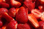 De nombreuses fraises françaises et espagnoles seraient imprégnées de pesticides, parmi lesquels des perturbateurs endocriniens, d'après les analyses de l'association Générations Futures. © Martin LaBar, Flickr, cc by nc sa 2.0