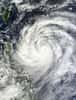L'instrument Modis, à bord du satellite Terra de la Nasa, a capturé cette image du typhon Usagi se déplaçant près des Philippines, le 19 septembre à 2 h 25 UTC (4 h 25 du matin en France). © Nasa