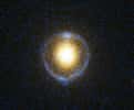 Un des 8 anneaux d'Einstein observé par Hubble