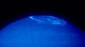 Image en ultraviolet du pôle nord de Jupiter réalisée par le télescope spatial Hubble. Crédit : Nasa.