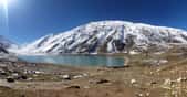 Ici, un lac glaciaire du Pakistan comme celui qui s’est brutalement rompu ce samedi 7 mai 2022. © Khattakjawad, Wikipédia, CC by-SA 4.0
