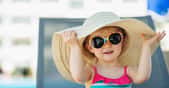 Pour protéger votre enfant, pas d'exposition au soleil entre 12 heures et 16 heures. © Alliance, Shutterstock