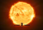Des données recueillies par la mission Solar Orbiter ont permis à des chercheurs de développer des modèles qui montrent que des reconnexions se produisant au niveau de « feux de camp » à la surface du Soleil pourraient expliquer le chauffage de la couronne solaire. © ATG medialab, ESA