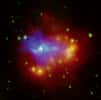 La composition des images prises par Chandra (en rayons X) et Spitzer (en infrarouge) permet de révéler l'étendue de la bulle poussiéreuse primitive de la supernova G54.1+03 illuminée par un amas stellaire. Crédit : X-ray: Nasa / CXC / SAO / T. Temim et al.; IR: Nasa / JPL-Caltech

