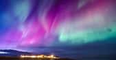La tempête solaire qui va frapper la Terre ce 1er décembre 2023 devrait surtout être à l’origine d’un spectacle merveilleux d’aurores boréales. © Simone, Adobe Stock