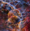 La Dark Energy Camera (DECam) installée sur un télescope de l’Observatoire interaméricain du Cerro Tololo (Chili) a offert une image sans précédent du reste de supernova Vela (XYZ). © CTIO, NOIRLab, DOE, NSF, AURA ; traitement de l’image : T.A. Rector (University of Alaska Anchorage, NSF’s NOIRLab), M. Zamani &amp; D. de Martin (NSF’s NOIRLab)