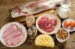 Quels aliments contiennent le plus de protéines ? Le fromage, la viande rouge, la viande blanche, le poisson, les légumineuses ? © bit24, Fotolia