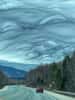 Les nuages asperitas, pris en photo sur une route du New Hampshire aux États-Unis dimanche, ne donnent en général aucune précipitation, ou juste quelques gouttes. © Crystal Lee