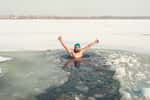 La nage en froide est très pratiquée en Scandinavie. © serguastock, Adobe Stock