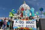 La jeunesse mondiale se mobilise le 15 mars 2019 pour la « Grève pour le climat » et la « Marche du Siècle » prendra le relais en France le 16 mars 2019, pour manifester contre le changement climatique et l'inaction politique. © Lorie Shaull, Flickr, CC By-SA 2.0