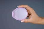 Le diaphragme est une option de contraception non hormonale. © Andrey Popov, Adobe Stock