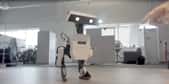 Ce robot peut naviguer dans le monde réel en restant dans la peau d’un personnage. © Walt Disney Imagineering