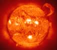 L'observation de l'atmosphère solaire permet d'en apprendre toujours plus sur l'activité intense de notre étoile. © DR