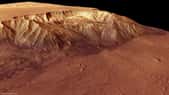 À 9 km sous le niveau moyen de la surface de Mars, Melas Chasma est sans doute le canyon le plus profond de la planète. C'est aussi un des sites d'atterrissage envisagés pour une mission humaine car il présente plusieurs intérêts. © Esa/DLR/FU Berlin/G. Neukum