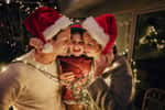 Comment fêtera-t-on les traditionnelles fêtes de Noël et du jour de l'An dans le contexte de la pandémie sans générer de frustrations, tout en veillant sur la santé de nos proches ? © AleksandarNakic, IStock.com 
