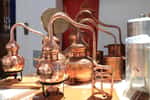 L’alambic est toujours utilisé pour distiller certains alcools fins comme le cognac, le whisky ou la vodka. © juanorihuela, Fotolia