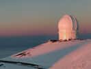 Cette coupole abrite le télescope de 3,6 mètres de diamètre du CFHT. Crédit CFHT